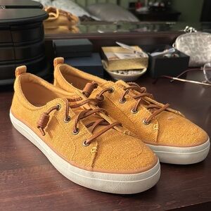 Golden Sneakers with White soles
SPERRY . New Summer Ready
Gorgeous.Preppy